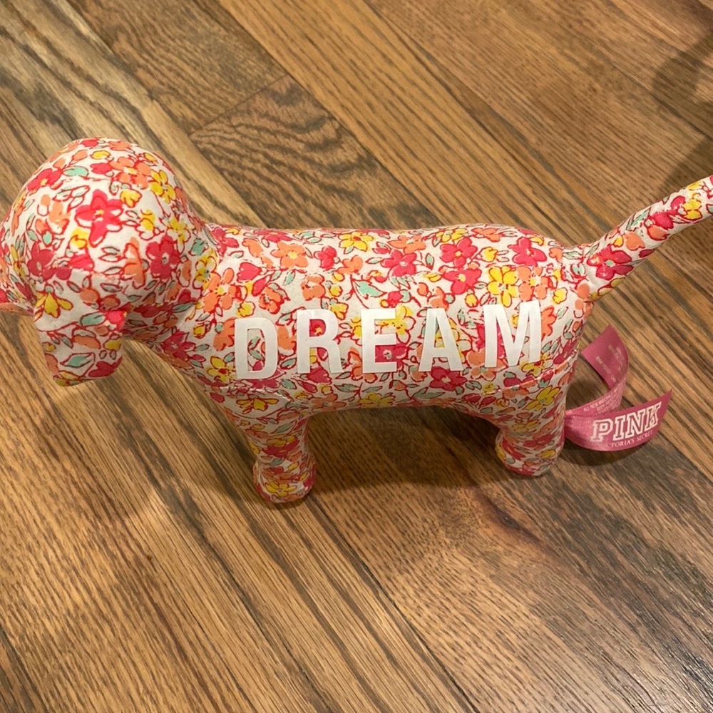VS pink flower dog